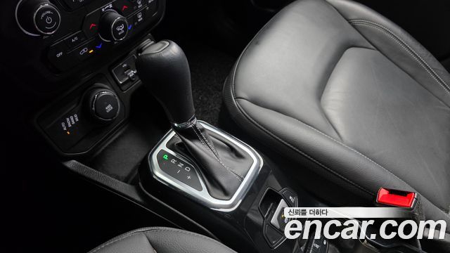 Jeep Renegade 2.4 80th Edition AWD 2021 — фото 9