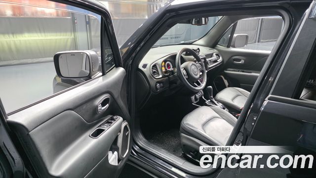 Jeep Renegade 2.4 80th Edition AWD 2021 — фото 10