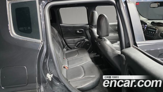 Jeep Renegade 2.4 80th Edition AWD 2021 — фото 12