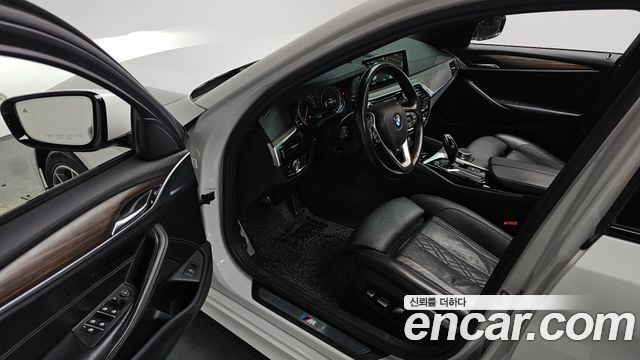 BMW 5 Series (G30) 530i M Sport Package 2017 — фото 11