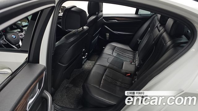 BMW 5 Series (G30) 530i M Sport Package 2017 — фото 12