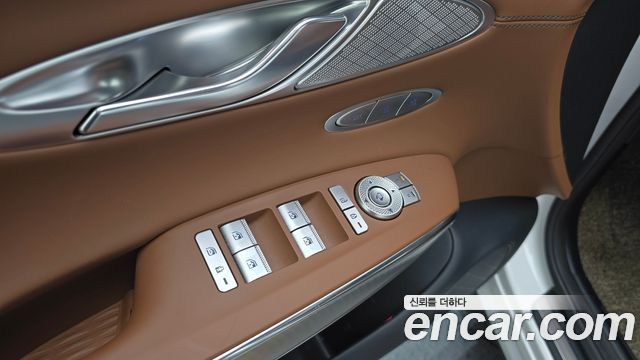 Genesis GV70 2.2 Diesel AWD 2023 — фото 14