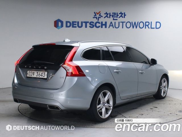 Volvo V60 D4 1st 2018 — фото 2