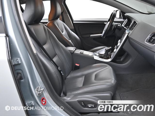 Volvo V60 D4 1st 2018 — фото 10