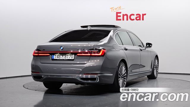 BMW 7 Series (G11) 740Li xDrive Design Pure Excellence 2021 — фото 2
