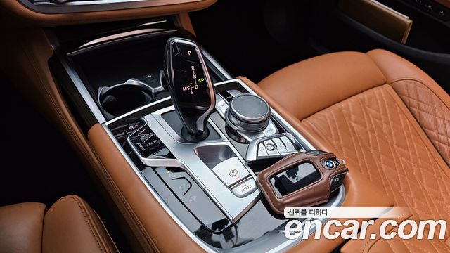 BMW 7 Series (G11) 740Li xDrive Design Pure Excellence 2021 — фото 9