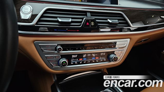 BMW 7 Series (G11) 740Li xDrive Design Pure Excellence 2021 — фото 17