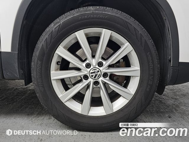 Volkswagen Tiguan 2.0 TDI Comfort 5N 2012 — фото 5