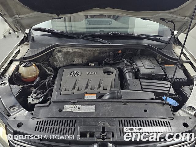 Volkswagen Tiguan 2.0 TDI Comfort 5N 2012 — фото 6