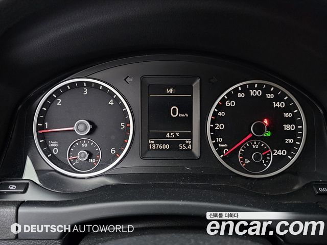 Volkswagen Tiguan 2.0 TDI Comfort 5N 2012 — фото 8