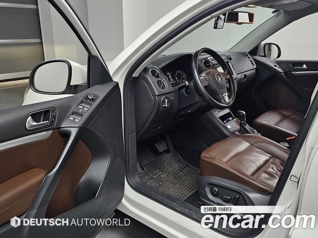 Volkswagen Tiguan 2.0 TDI Comfort 5N 2012 — фото 15