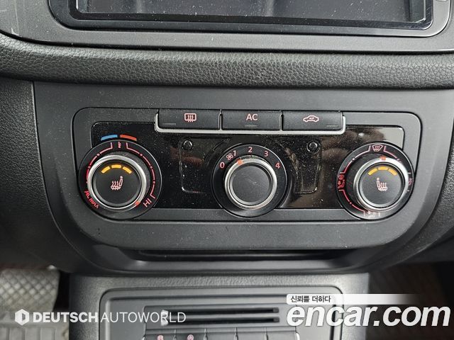 Volkswagen Tiguan 2.0 TDI Comfort 5N 2012 — фото 21