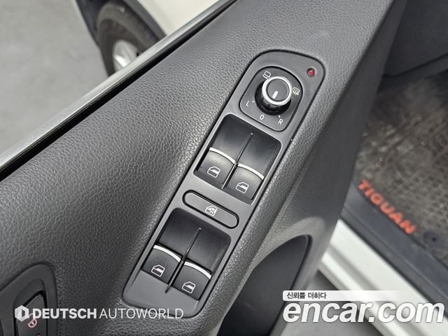 Volkswagen Tiguan 2.0 TDI Comfort 5N 2012 — фото 22