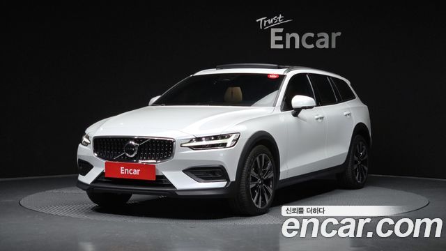 Volvo V60 Cross Country (II) B5 Ultimate AWD