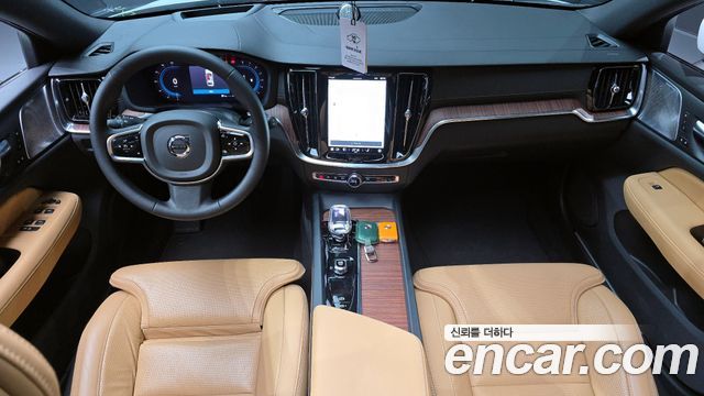 Volvo V60 Cross Country (II) B5 Ultimate AWD 2023 — фото 7