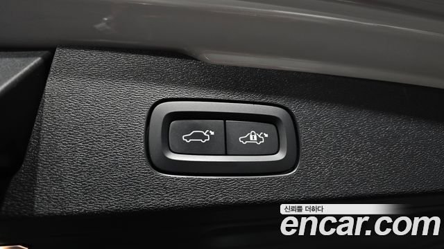 Volvo V60 Cross Country (II) B5 Ultimate AWD 2023 — фото 20