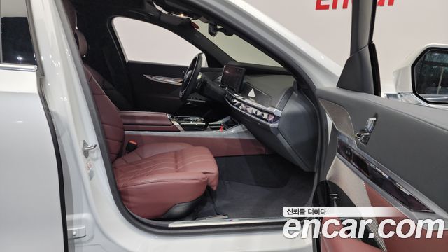 BMW 7 Series (G70) 740i xDrive M Sport 2024 — фото 11