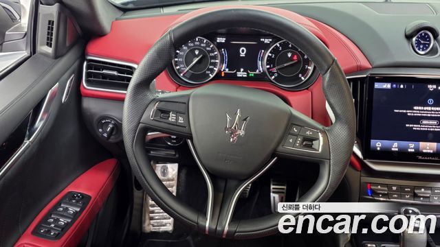 Maserati Ghibli 3.0 Modena 3rd 2022 — фото 17