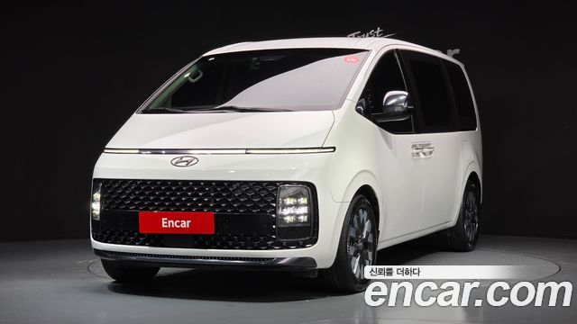 Hyundai Staria Lounge 9-Seater Prestige 2023 — фото 1