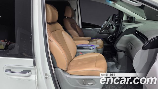 Hyundai Staria Lounge 9-Seater Prestige 2023 — фото 10