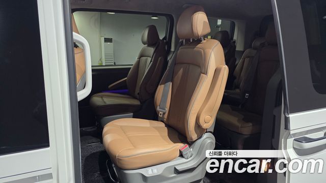 Hyundai Staria Lounge 9-Seater Prestige 2023 — фото 16