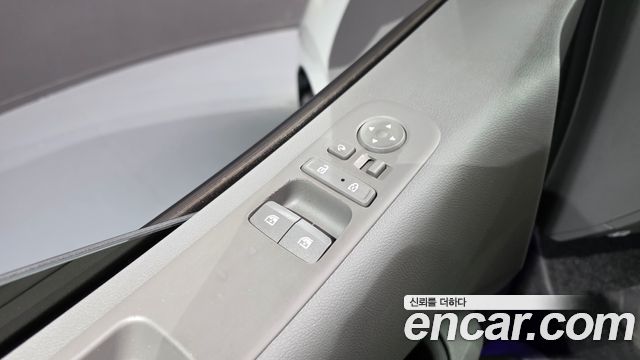 Hyundai Staria Lounge 9-Seater Prestige 2023 — фото 21