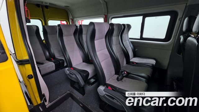 Renault Korea Master School Bus 13-Seater 2019 — фото 12