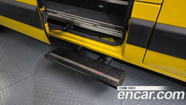 Renault Korea Master School Bus 13-Seater 2019 — фото 19