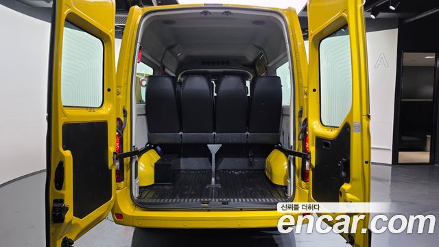 Renault Korea Master School Bus 13-Seater 2019 — фото 20