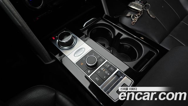 Land Rover Discovery 5 3.0 TD6 HSE 2017 — фото 9