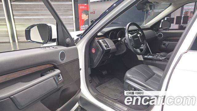 Land Rover Discovery 5 3.0 TD6 HSE 2017 — фото 11