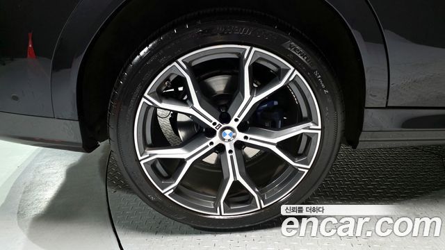 BMW X6 (G06) xDrive40i M Sport 2022 — фото 5