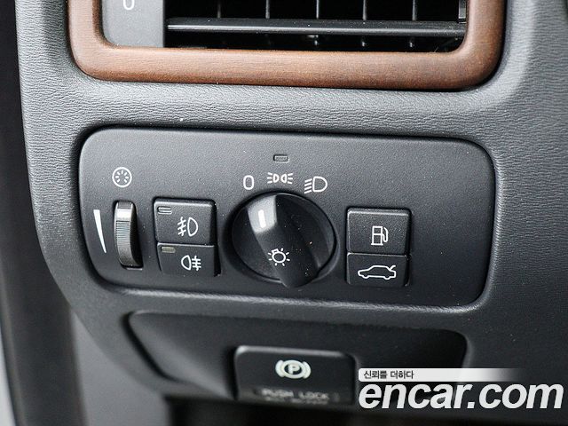 Volvo XC70 D5 3rd 2012 — фото 17