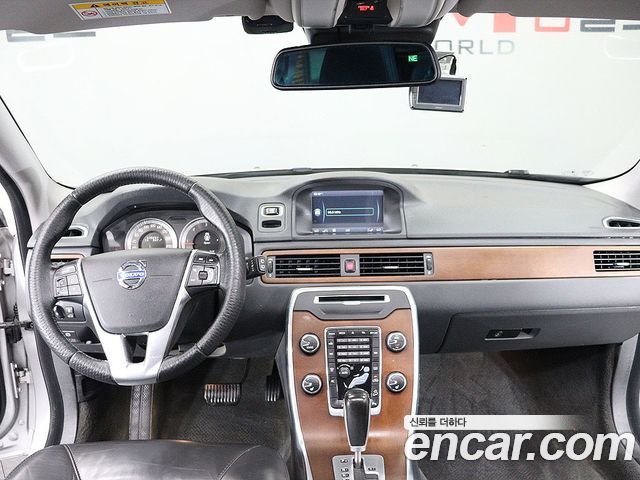 Volvo XC70 D5 3rd 2012 — фото 19