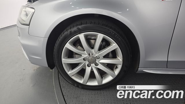 Audi A4 35 TDI Quattro Dynamic B8 2015 — фото 5