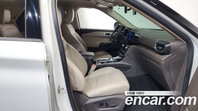 Ford Explorer (VI) 3.0 Platinum 4WD 2021 — фото 11