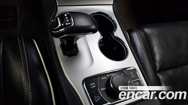 Jeep Grand Cherokee 3.0 Diesel Overland WK2 2015 — фото 9