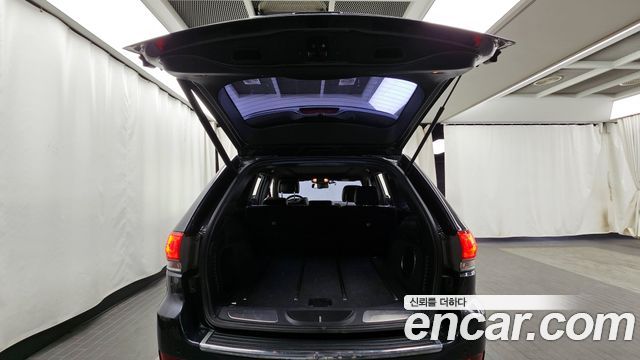 Jeep Grand Cherokee 3.0 Diesel Overland WK2 2015 — фото 20