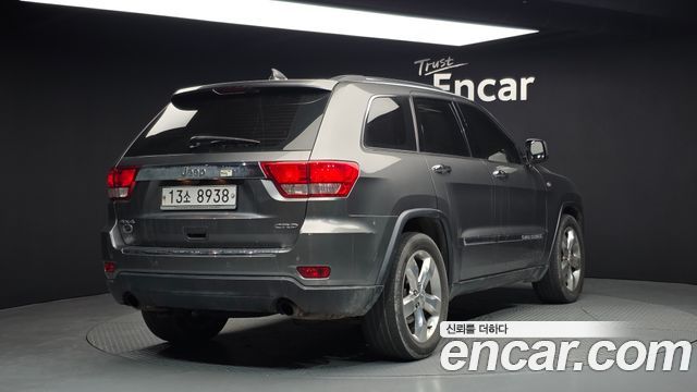 Jeep Grand Cherokee 3.0 Diesel Overland WK2 2012 — фото 2