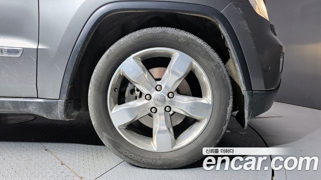 Jeep Grand Cherokee 3.0 Diesel Overland WK2 2012 — фото 5