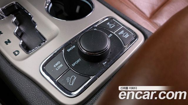 Jeep Grand Cherokee 3.0 Diesel Overland WK2 2012 — фото 18