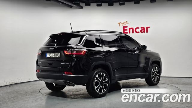Jeep Compass (II) 2.4 Limitied AWD 2022 — фото 2
