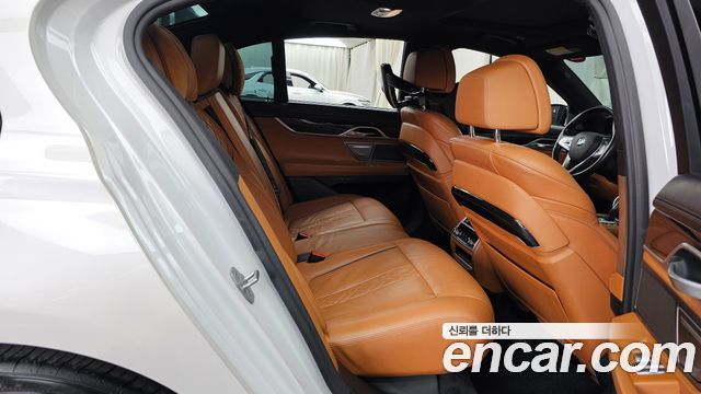 BMW 7 Series (G11) 740d xDrive M Sport 2018 — фото 12