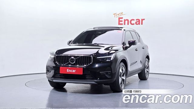 Volvo XC40 B4 Ultimate Bright 2023 — фото 3