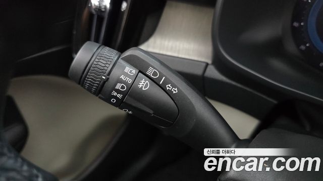 Volvo XC40 B4 Ultimate Bright 2023 — фото 18