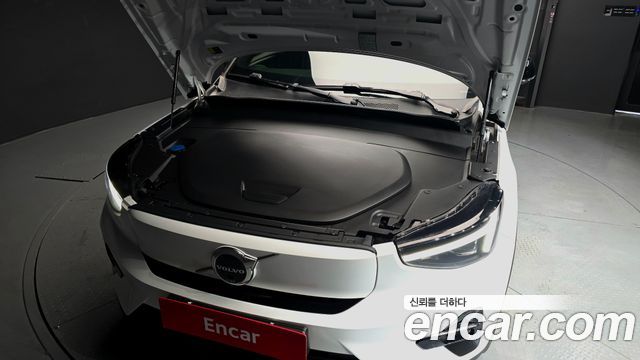 Volvo XC40 Recharge Twin Ultimate 2024 — фото 6