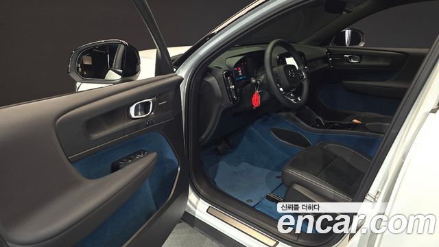 Volvo XC40 Recharge Twin Ultimate 2024 — фото 10