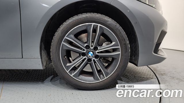 BMW 1 Series (F40) 120i Sports 2023 — фото 5