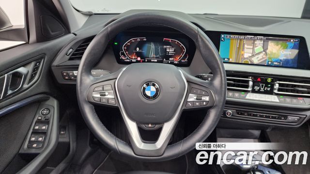 BMW 1 Series (F40) 120i Sports 2023 — фото 13
