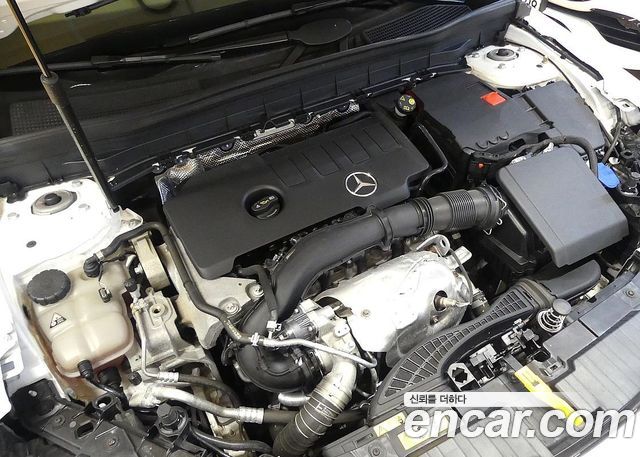 Mercedes-Benz GLB-Class (X247) GLB250 4MATIC 2023 — фото 6